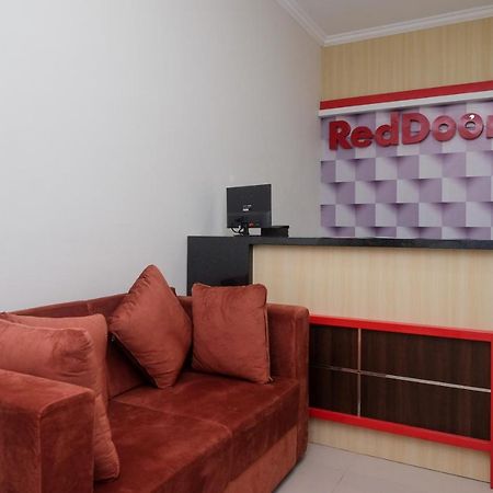 Reddoorz Near Kawasan Bandara Ahmad Yani Semarang 2 Hotel Kültér fotó