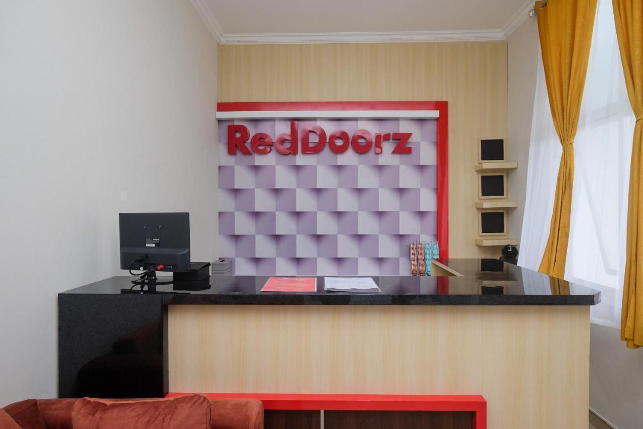 Reddoorz Near Kawasan Bandara Ahmad Yani Semarang 2 Hotel Kültér fotó