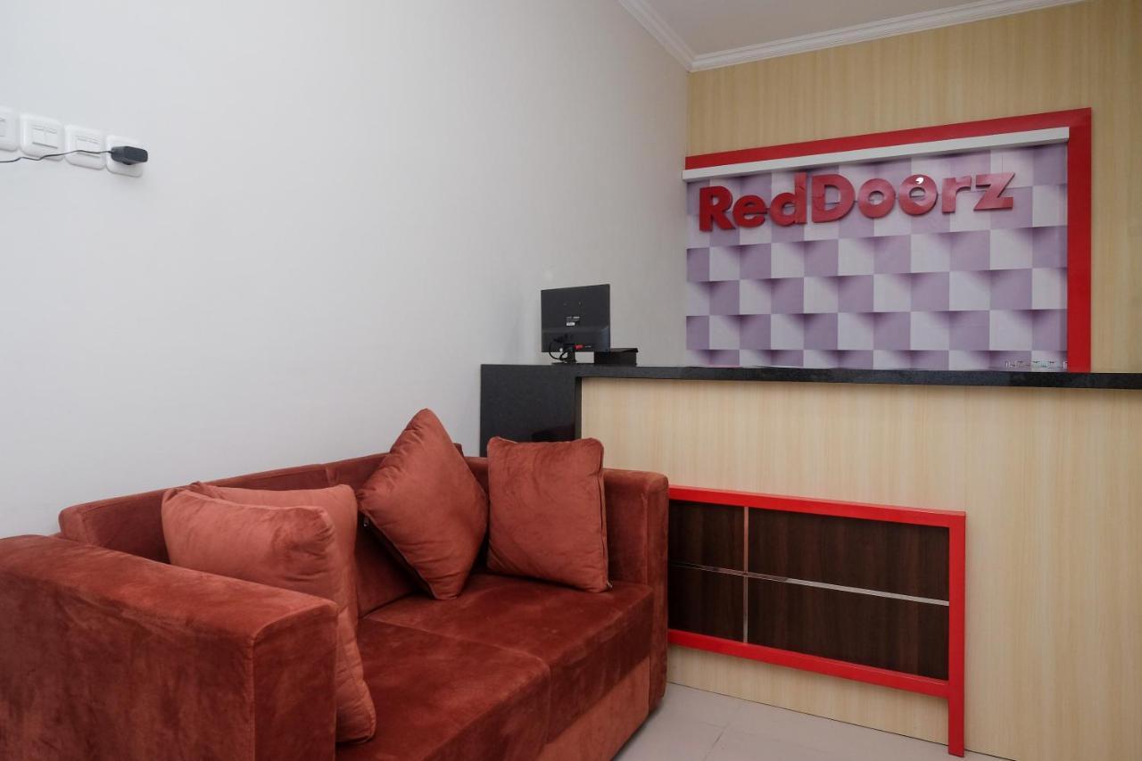 Reddoorz Near Kawasan Bandara Ahmad Yani Semarang 2 Hotel Kültér fotó